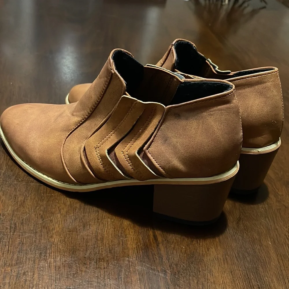 Brand new faux leather ankle boots - Picture 2 of 5